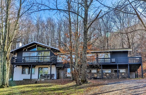 Hunter House | Ski hunter, Indoor pool & sauna .2 miles to slopes