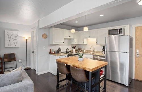 Steamboat Springs Condo | Ski In Access, Renovated, California King Bed, Easy Walk to Shops, Restaurants, Free Bus