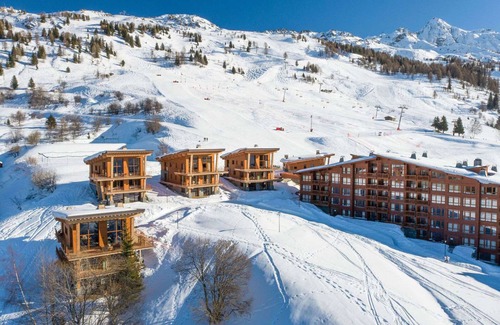 Arc-1800 Ski Chalet | Ski-in chalet with spa and home cinema, 6 bedrooms, sleeps 14