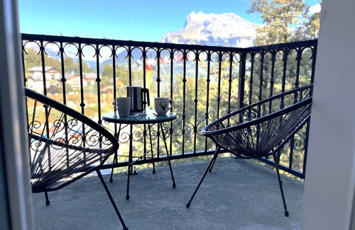 Saint-Gervais-les-Bains Apartment | Ski-In/Ski-Out 2BR Cabin Apt for 6 with Balconies, Garage, and Pool Access