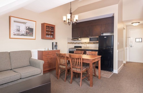 West Dover Apartment | Ski-In Mountain Suite | Cozy Escape