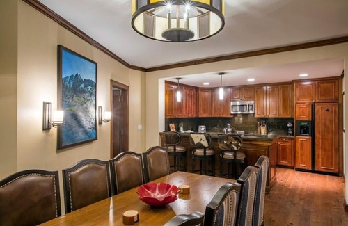 Aspen Villa | Ski-In/Out 3 Bedroom Villa in Aspen!