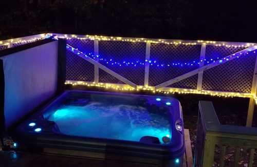 Sunday River Area Ski Chalet | Ski In/Out 5 STAR ON MTN Sunday River with a Hot Tub! Roadrunner Trail