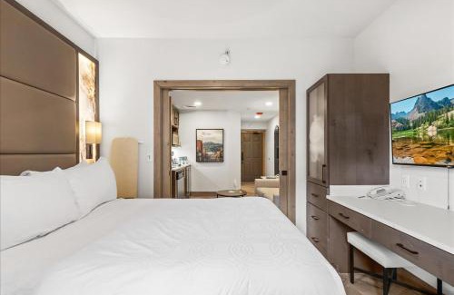 Park City House | Ski in/out at Westgate, Remodeled Studio, Resort amenities, Multiple Pools, Spa, & Restaurant 4503B