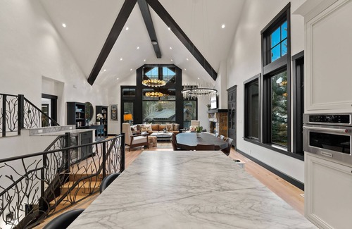 Edwards House | Ski in/out home in Arrowhead at Beaver Creek - private hot tub!