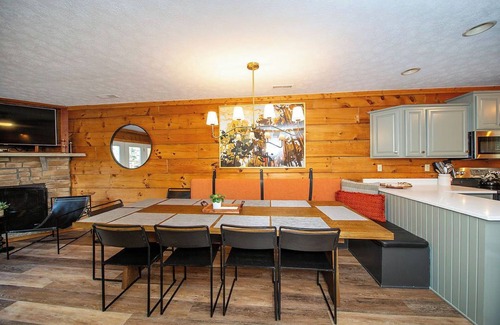 Snowshoe Cabin | Ski In/Out | Hot Tub | Game Room | King Beds