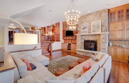 Winter Park House | Ski In Out Luxury Villa 452 I Private Hot Tub I Great Views I Best Price I Discounted Attractions