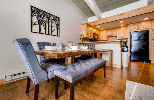 Steamboat Springs Condo | Ski-In/Out Mountain Condo w/Pool & Spa #1007