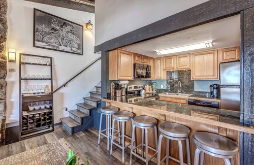 Steamboat Springs Condo | Ski-In/Out Remodeled Mountain View Penthouse 1025