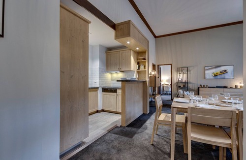 Bourg-Saint-Maurice Apartment | Ski-in/ski-out apartment with pool and spa
