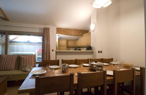 Pralognan-la-Vanoise Apartment | Ski-in/ski-out & foot of the slopes, balcony, tv, ski locker, 41-44m², Pralognan-la-Vanoise