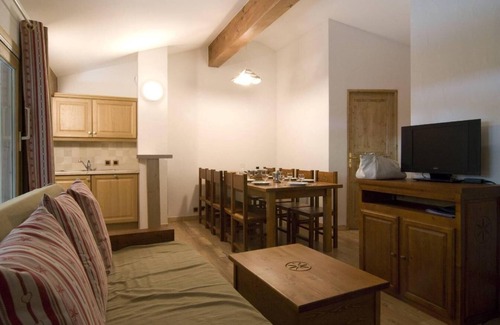 Pralognan-la-Vanoise Apartment | Ski-in/ski-out & foot of the slopes, balcony, tv, ski locker, 41-44m², Pralognan-la-Vanoise