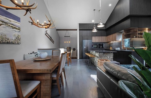 Thredbo Ski Chalet | Ski In Ski Out #10 - Stunningly renovated Ski Retreat on snow - 3 Bed, 3 Bath