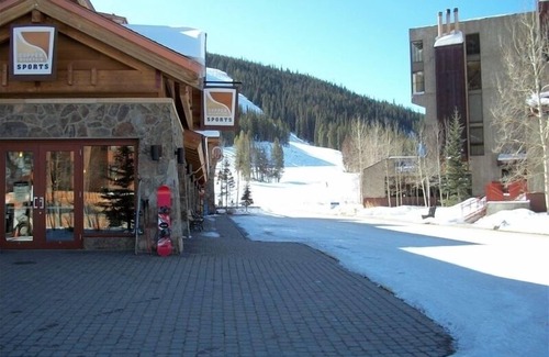 East Village at Copper Condo | Ski In/Ski Out 50 ft from SuperBee Lift - Finish line 2025 World Cup races