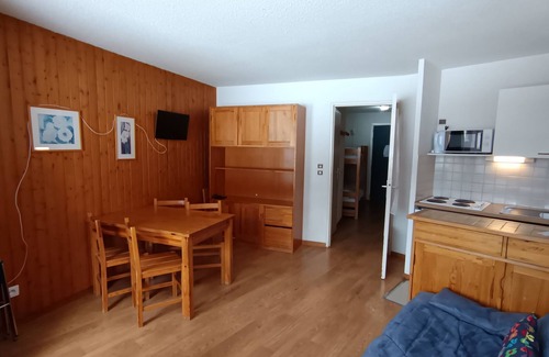 Montgenevre Apartment | Ski-in/ski-out apartment 6 pax, balcony, pets allowed