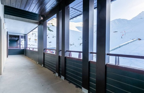 Peyragudes Apartment | Ski-In/Ski-Out Apartment for 8 with Balconies and Ski Equipment Discounts