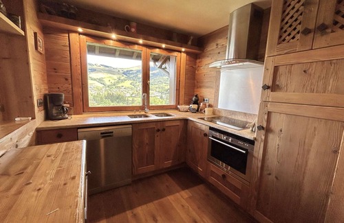 Megeve Apartment | Ski-In/Ski-Out Apartment, 3 Rooms + Cabin, 6 Guests, Terrace, Parking - Megève