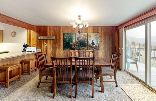 Purgatory Condo | Ski-in/ski-out condo with mountain-view balcony & shared pool - walk to lake
