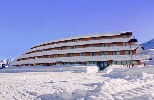 Piau Engaly Apartment | Ski-in/ski-out & foot of the slopes, fitness, terrace, parking, tv, 45m², Piau Engaly