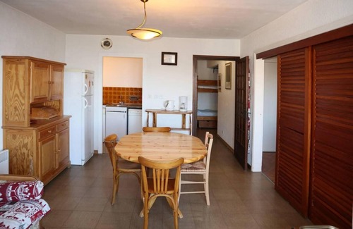 Les Orres Apartment | Ski-in/ski-out & foot of the slopes, 3rd floor, view valley, balcony, tv, ski locker, 40m²