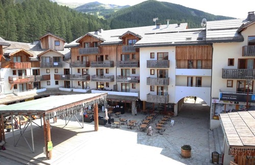 Les Orres Apartment | Ski-in/ski-out & foot of the slopes, 2nd floor, view ski slopes, fitness, swimming pool, sauna