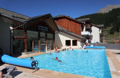 Les Orres Apartment | Ski-in/ski-out & foot of the slopes, 2nd floor, view ski slopes, fitness, swimming pool, sauna