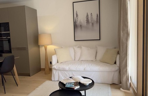 Bergers Apartment | Ski-in/ski-out & foot of the slopes, swimming pool, terrace, parking, tv, ski locker, 43m²