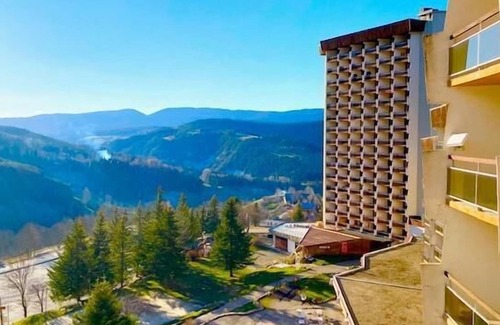 Villard-de-Lans Apartment | Ski-in/ski-out & foot of the slopes, 7th floor, balcony, parking, 63m², Villard de Lans