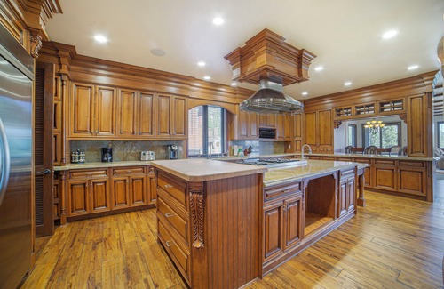 Mammoth Lakes House | Ski-In Ski-Out Luxurious Mountain Estate 298