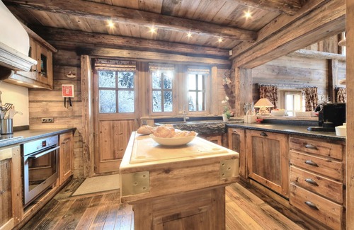 Demi-Quartier Ski Chalet | Ski-in/Ski-out Megeve luxury with jacuzzi & stunning views
