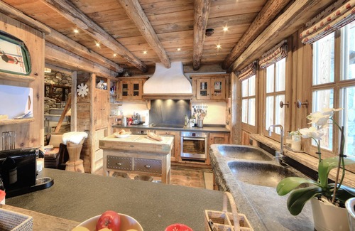 Demi-Quartier Ski Chalet | Ski-in/Ski-out Megeve luxury with jacuzzi & stunning views