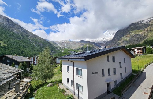 Saas-Fee Apartment | Ski-in, ski-out on the 2nd floor of house Cresta