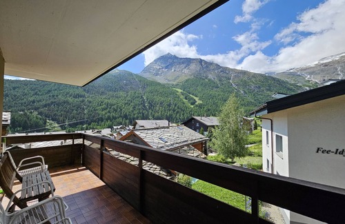 Saas-Fee Apartment | Ski-in, ski-out on the 2nd floor of house Cresta