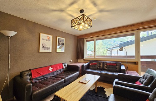 Saas-Fee Apartment | Ski-in, ski-out on the 2nd floor of house Cresta