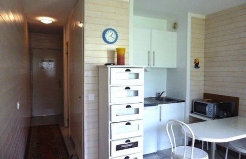 Arette Apartment | Ski-In/Ski-Out Studio for 5 with Mountain Views, Free Parking, and Ski Locker