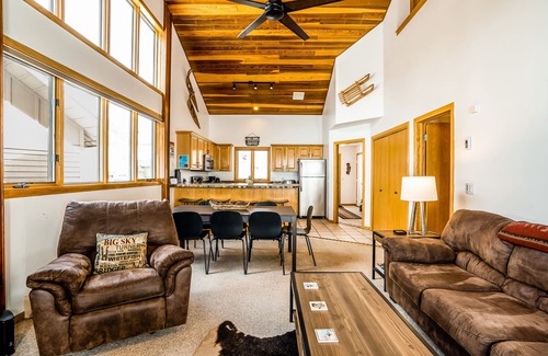 Big Horn House | Ski-in/ski-out townhome steps from Bear Back lift w/free WiFi & wood fireplace