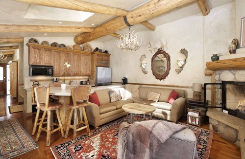 Snowmass Village Condo | Ski-In/Ski-Out Getaway! Scenic Winter Views, Balcony, Hot Tub, Cozy Fireplace & Easy Elevator Access