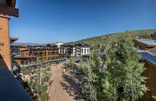 Snowmass Village Condo | Ski-In/Ski-Out 2BR Top floor In Capitol Peak Lodge
