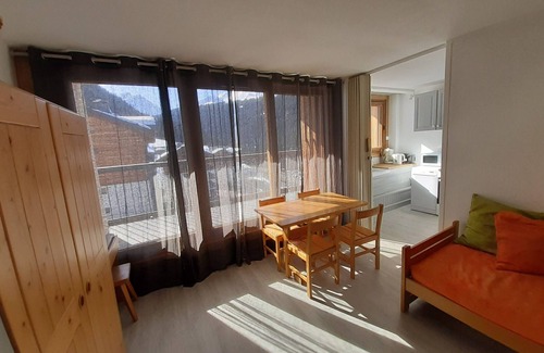 Courchevel Apartment | Ski-in studio near center, balcony, parking, pets allowed
