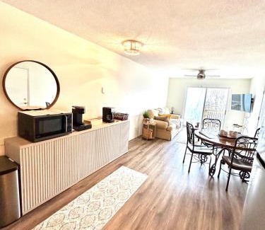 Beech Mountain Apartment | Ski Resort Backyard Walk to Lifts Brewery Coffee