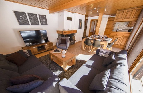 Les Prodains Ski Chalet | Ski-To-Door chalet with real log fire and garden in Morzine-Avoriaz