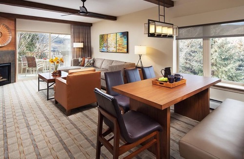 Avon Villa | SKI Vail ,Sleep at Avon. Fully appointed, 2 bedroom-plus, sleeps 8. Aaaahmazing!