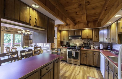 Danby Cabin | ❄️ Ski Weeks Available! Book Now! ❄️