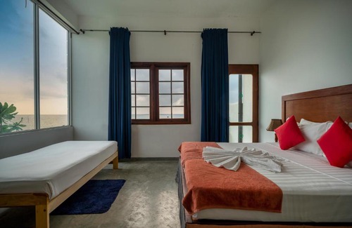 Hettimulla Hotel | Sky Breeze Right On The Beach