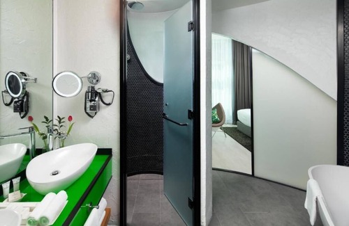 Al Khabaisi Hotel | Sky Garden Suite Near Mall City Center Deira