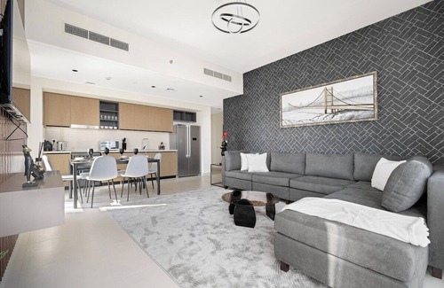 Downtown Dubai Apartment | Sky-High Central Dubai Gem: Burj & Fountain View