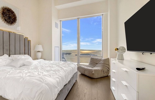 Two Bridges Apartment | Sky-High Lux 2BR Penthouse on 80th Flr with Unmatched Views & Elite Amenities