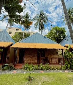 East Ham Tien Beach Bed & Breakfast | Sky Home