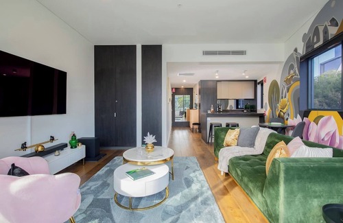 Newcastle Apartment | Sky Maiden on King with Private Terrace