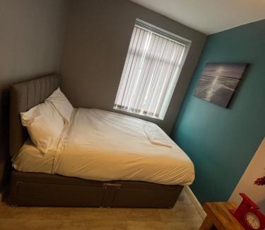 Newcastle-upon-Tyne Apartment | Sky's City Centre Apartments next to St James Park